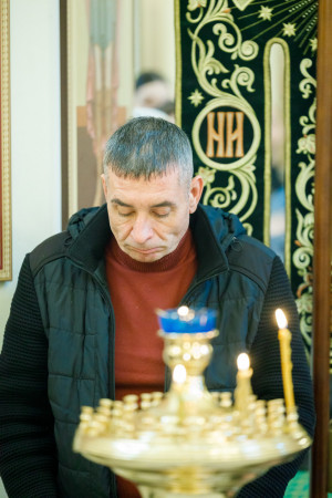 Митрополит Игнатий совершил Божественную литургию в соборном храме святителя Спиридона Тримифунтского г. Саратова