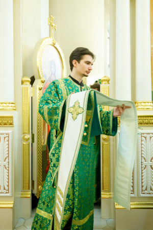 Митрополит Игнатий совершил Божественную литургию в соборном храме святителя Спиридона Тримифунтского г. Саратова