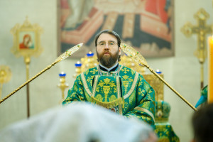 Митрополит Игнатий совершил Божественную литургию в соборном храме святителя Спиридона Тримифунтского г. Саратова