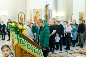 Митрополит Игнатий совершил Божественную литургию в соборном храме святителя Спиридона Тримифунтского г. Саратова