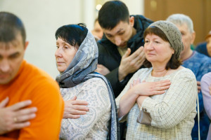 Митрополит Игнатий совершил Божественную литургию в соборном храме святителя Спиридона Тримифунтского г. Саратова