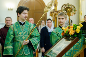 Митрополит Игнатий совершил Божественную литургию в соборном храме святителя Спиридона Тримифунтского г. Саратова