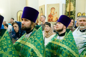 Митрополит Игнатий совершил Божественную литургию в соборном храме святителя Спиридона Тримифунтского г. Саратова