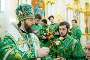 Митрополит Игнатий совершил Божественную литургию в соборном храме святителя Спиридона Тримифунтского г. Саратова