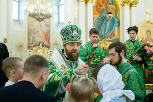 Митрополит Игнатий совершил Божественную литургию в соборном храме святителя Спиридона Тримифунтского г. Саратова