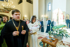 Митрополит Игнатий совершил таинство Крещения