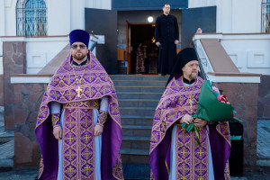 Митрополит Игнатий совершил Божественную литургию в Петропавловском храме г. Саратова