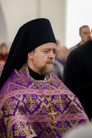 Митрополит Игнатий совершил Божественную литургию в Петропавловском храме г. Саратова