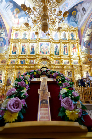 Митрополит Игнатий совершил Литургию Преждеосвященных Даров в Свято-Троицком кафедральном соборе г. Саратова
