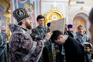 Митрополит Игнатий совершил Литургию Преждеосвященных Даров в Свято-Троицком кафедральном соборе г. Саратова