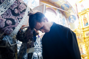 Митрополит Игнатий совершил Литургию Преждеосвященных Даров в Свято-Троицком кафедральном соборе г. Саратова