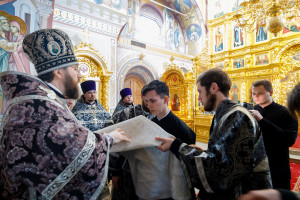 Митрополит Игнатий совершил Литургию Преждеосвященных Даров в Свято-Троицком кафедральном соборе г. Саратова