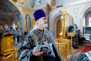 Митрополит Игнатий совершил Литургию Преждеосвященных Даров в Свято-Троицком кафедральном соборе г. Саратова