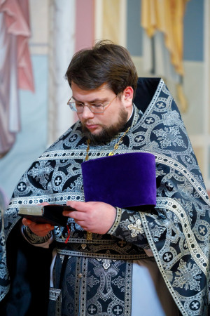 Митрополит Игнатий совершил Литургию Преждеосвященных Даров в Свято-Троицком кафедральном соборе г. Саратова