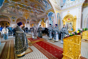 Митрополит Игнатий совершил Литургию Преждеосвященных Даров в Свято-Троицком кафедральном соборе г. Саратова