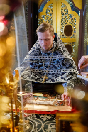 Митрополит Игнатий совершил Литургию Преждеосвященных Даров в Свято-Троицком кафедральном соборе г. Саратова