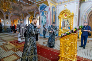 Митрополит Игнатий совершил Литургию Преждеосвященных Даров в Свято-Троицком кафедральном соборе г. Саратова