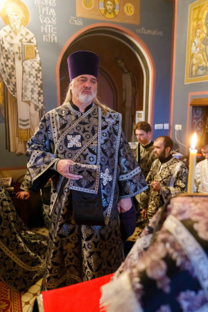 Митрополит Игнатий совершил Литургию Преждеосвященных Даров в Свято-Троицком кафедральном соборе г. Саратова
