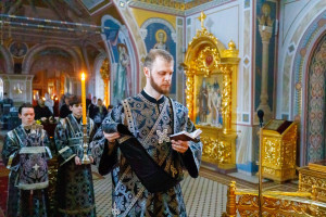 Митрополит Игнатий совершил Литургию Преждеосвященных Даров в Свято-Троицком кафедральном соборе г. Саратова