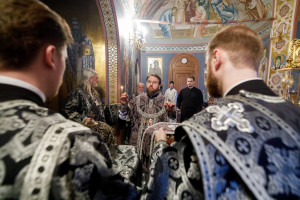 Митрополит Игнатий совершил Литургию Преждеосвященных Даров в Свято-Троицком кафедральном соборе г. Саратова