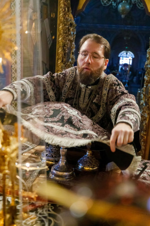 Митрополит Игнатий совершил Литургию Преждеосвященных Даров в Свято-Троицком кафедральном соборе г. Саратова