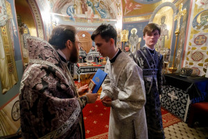 Митрополит Игнатий совершил Литургию Преждеосвященных Даров в Свято-Троицком кафедральном соборе г. Саратова