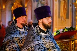 Митрополит Игнатий совершил Литургию Преждеосвященных Даров в Свято-Троицком кафедральном соборе г. Саратова