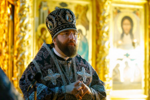 Митрополит Игнатий совершил Литургию Преждеосвященных Даров в Свято-Троицком кафедральном соборе г. Саратова