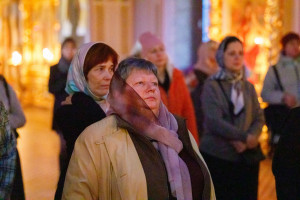 Митрополит Игнатий совершил Литургию Преждеосвященных Даров в Свято-Троицком кафедральном соборе г. Саратова