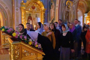 Митрополит Игнатий совершил Литургию Преждеосвященных Даров в Свято-Троицком кафедральном соборе г. Саратова