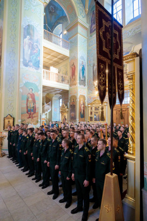 Митрополит Игнатий совершил Божественную литургию в Покровском соборе г. Саратова
