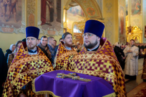 Митрополит Игнатий совершил Божественную литургию в Покровском соборе г. Саратова