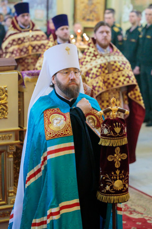 Митрополит Игнатий совершил Божественную литургию в Покровском соборе г. Саратова