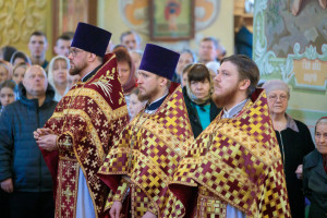Митрополит Игнатий совершил Божественную литургию в Покровском соборе г. Саратова