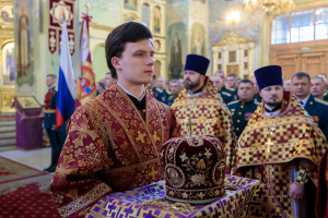 Митрополит Игнатий совершил Божественную литургию в Покровском соборе г. Саратова