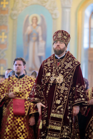 Митрополит Игнатий совершил Божественную литургию в Покровском соборе г. Саратова