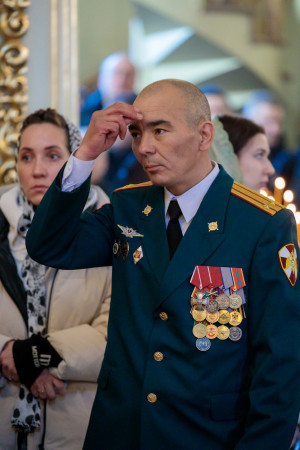 Митрополит Игнатий совершил Божественную литургию в Покровском соборе г. Саратова