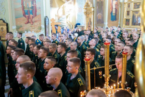 Митрополит Игнатий совершил Божественную литургию в Покровском соборе г. Саратова