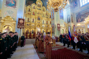 Митрополит Игнатий совершил Божественную литургию в Покровском соборе г. Саратова