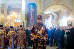 Митрополит Игнатий совершил Божественную литургию в Покровском соборе г. Саратова