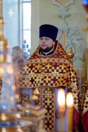 Митрополит Игнатий совершил Божественную литургию в Покровском соборе г. Саратова