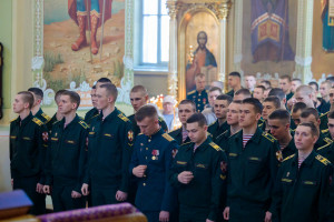 Митрополит Игнатий совершил Божественную литургию в Покровском соборе г. Саратова
