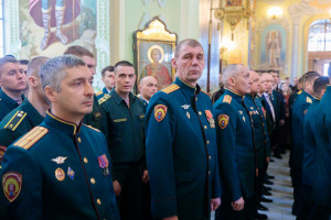 Митрополит Игнатий совершил Божественную литургию в Покровском соборе г. Саратова