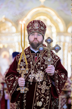 Митрополит Игнатий совершил Божественную литургию в Покровском соборе г. Саратова