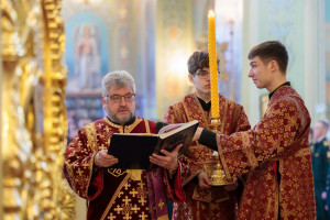Митрополит Игнатий совершил Божественную литургию в Покровском соборе г. Саратова