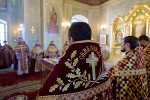 Митрополит Игнатий совершил Божественную литургию в Покровском соборе г. Саратова