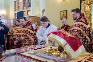 Митрополит Игнатий совершил Божественную литургию в Покровском соборе г. Саратова