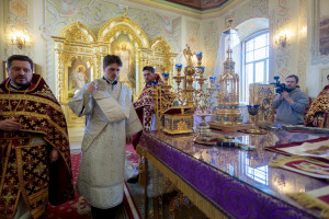 Митрополит Игнатий совершил Божественную литургию в Покровском соборе г. Саратова