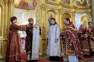Митрополит Игнатий совершил Божественную литургию в Покровском соборе г. Саратова