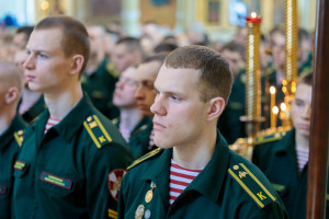 Митрополит Игнатий совершил Божественную литургию в Покровском соборе г. Саратова